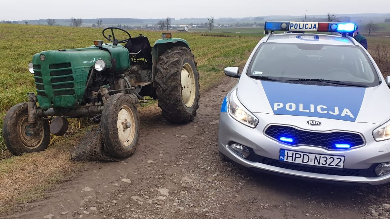 agrolajt.pl - Traktor uciekł pijanemu rolnikowi. Interweniowała policja.